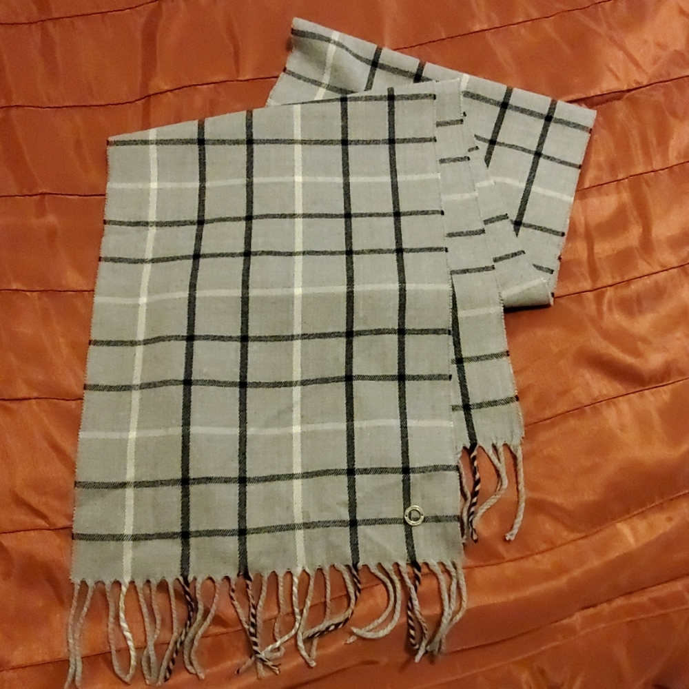 NWT Calvin Klein Plaid Scarf